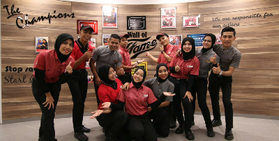 Mohon Kerja Sebagai Management Trainee Di KFC Dengan Gaji Masyuk ++ Di Cawangan KL & Selangor Sekarang!