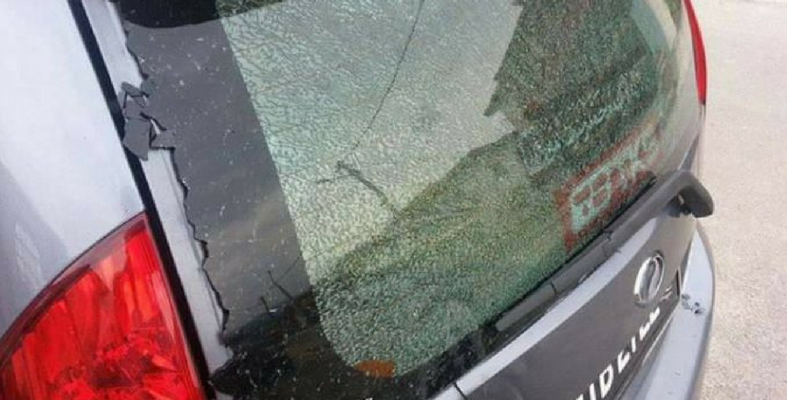 Cara Nak Dapatkan 'Cover Insurans' Kalau Cermin Kereta Pecah Akibat Mesin Rumput
