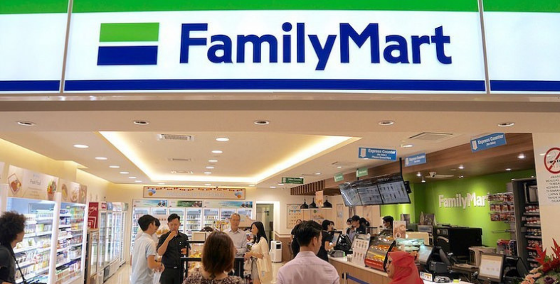 Korang Kena Cuba Menu Baru FamilyMart Ni, Milkshake & Ice Cream Dia Sedap Gila Weh!