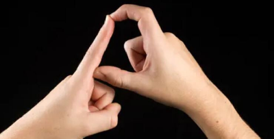 Tak Perlu Pergi Kelas Pun, Ini Tutorial 'Basic' Bahasa Isyarat Yang Korang Boleh Belajar Di Rumah!