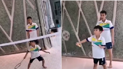 (Video) Lee Chong Wei Main Badminton, Dalam Rumah Dengan Anak, Tarik Perhatian Netizen