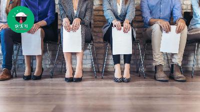Which is Better: First or Last Candidate to be Interviewed?
