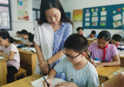 老师真的是大家想象中那么美好吗？原来老师的心酸有那么多！
