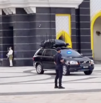 Kenapa Kereta Konvoi bersama PM10 Kita Ni Ada Banyak Antena? Boleh Tengok World Cup Ke?